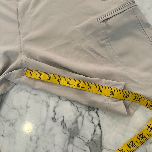 NWT Callaway Ceinture Active Khaki Shorts in Size 38 - Picture 8 of 15